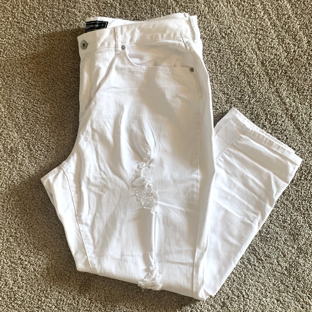 Cato White Distressed Jeans